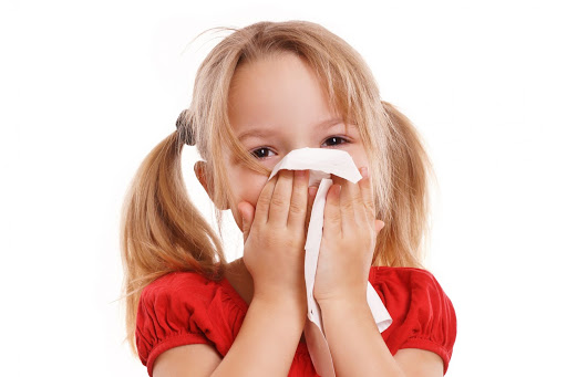 5 Cách phòng bệnh viêm mũi mùa hè cho trẻ