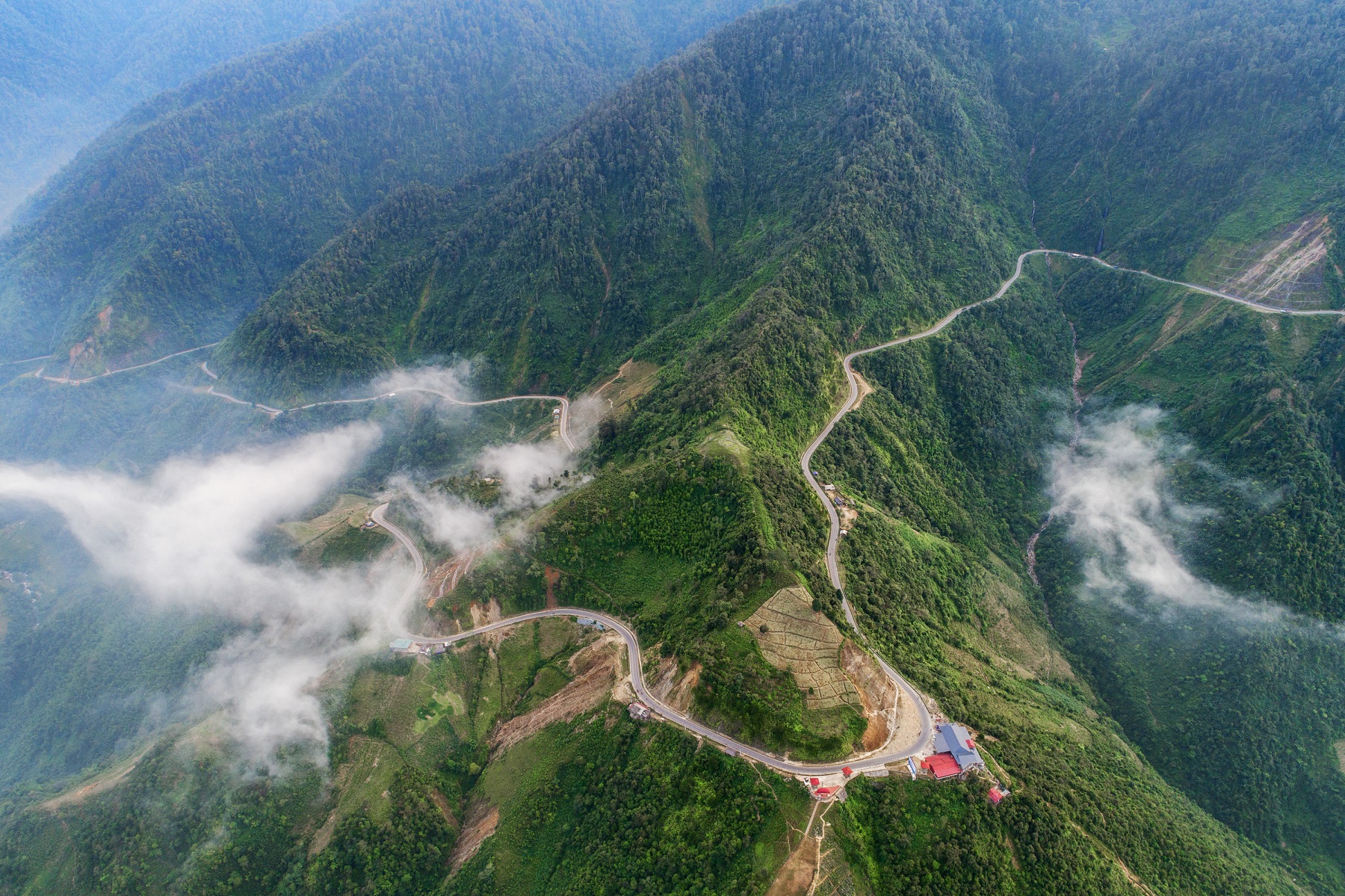 Cung đèo Khau Phạ là điểm đến không thể bỏ qua khi bạn ghé thăm Mù Cang Chải
