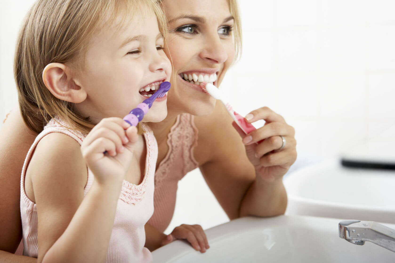 Cách chăm sóc răng miệng cho trẻ đúng cách