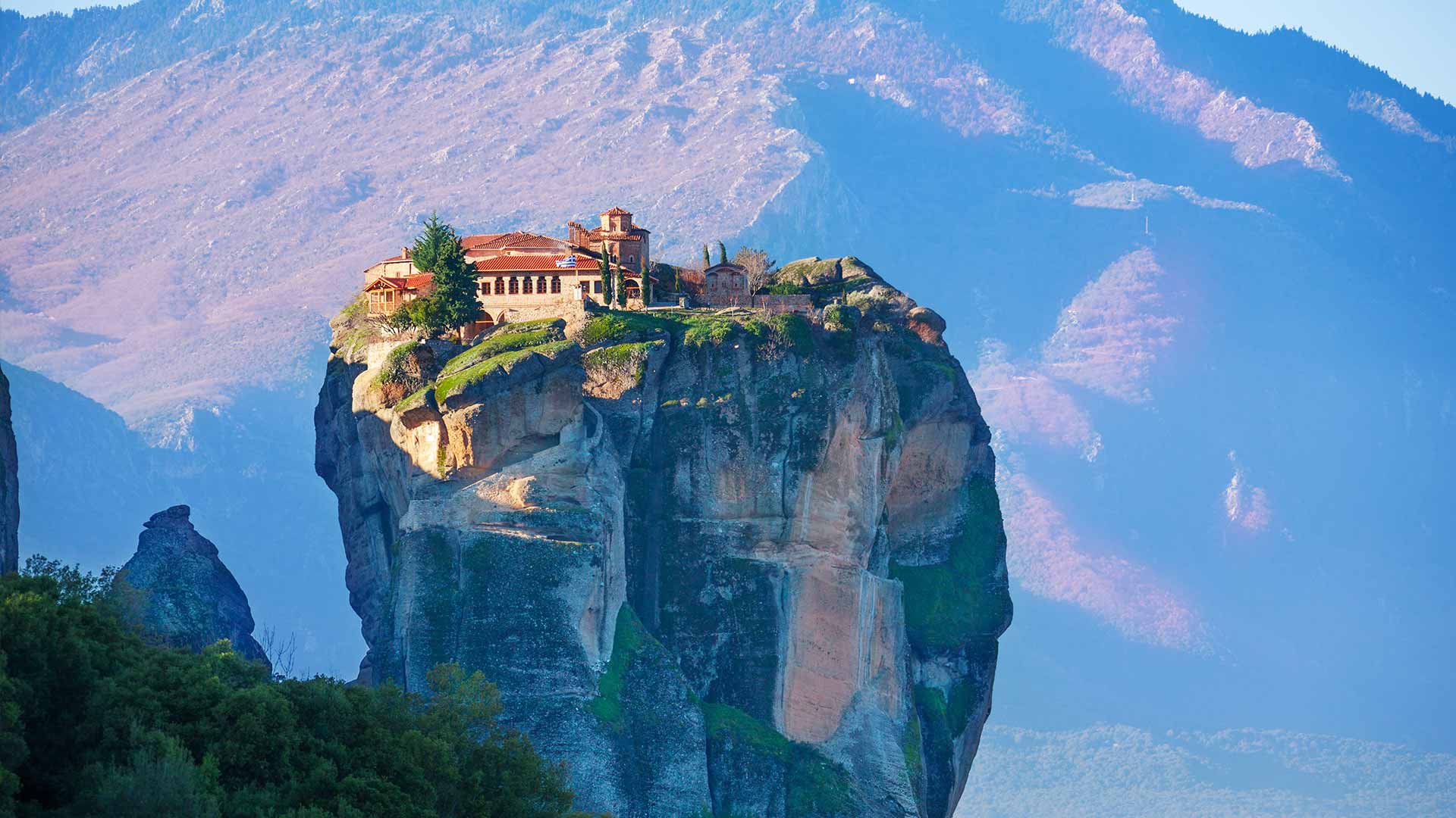 Tu viện Meteora – đẹp nguy nga tráng lệ ẩn mình trong mây Hy Lạp